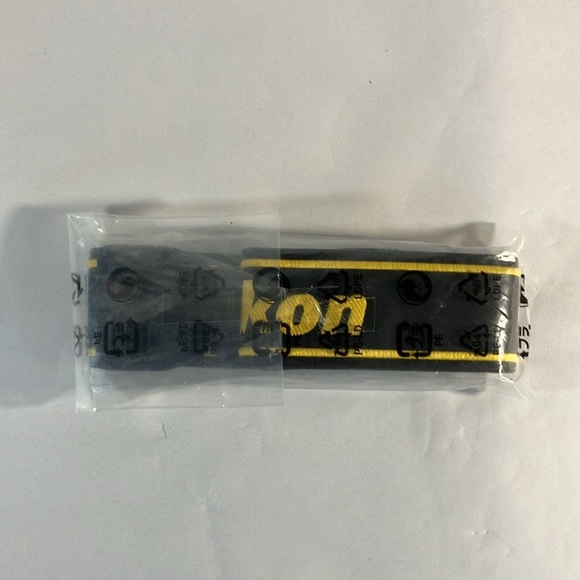 Nikon D780 Camera Strap - Picture 2 of 5